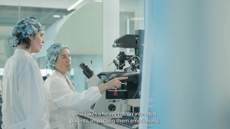 Fotograma de «Lumiris», clip corporatiu per a IBEC